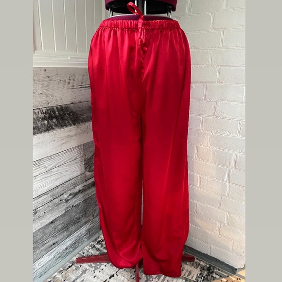 Vintage silky PJ set. - Picture 9 of 10